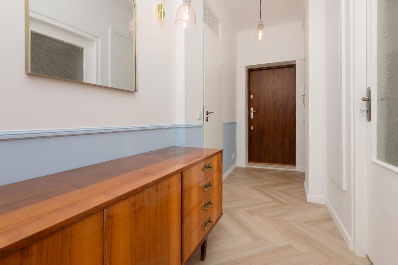Art Deco Old Town By Renters Appartement